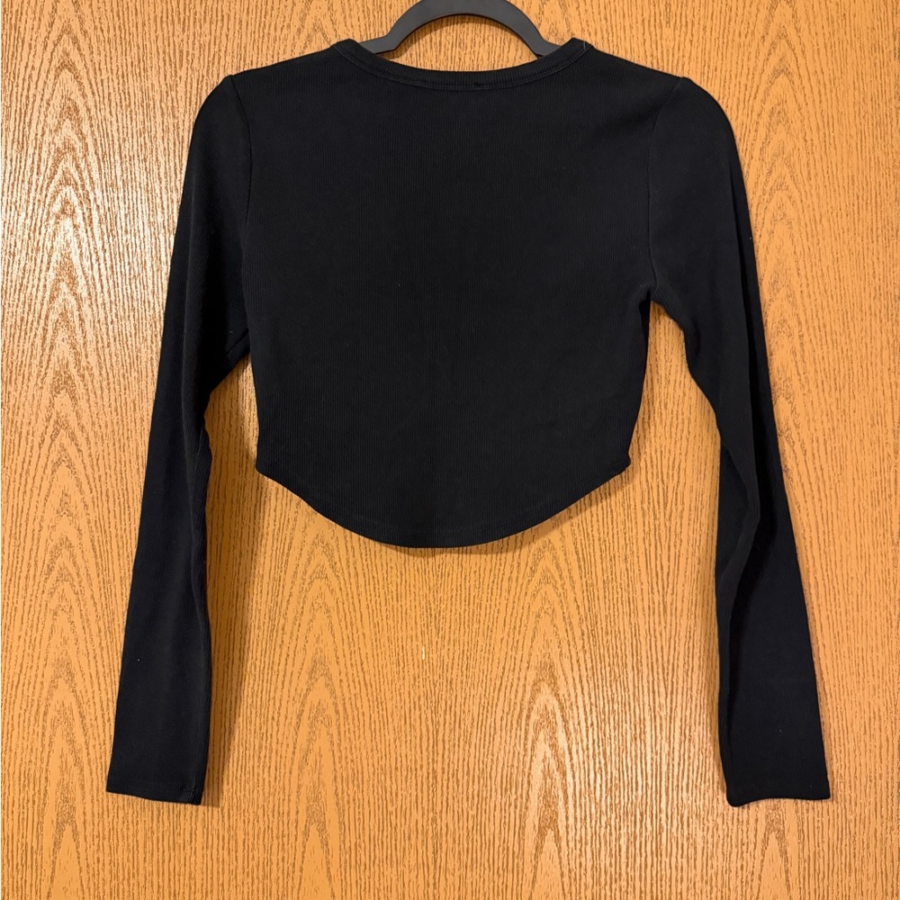 Forever 21 Black Long Sleeve Crop Top - Picture 3 of 3